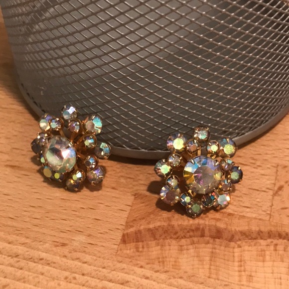 vintage iridescent crystals in a snowflake setting - Picture 1 of 2